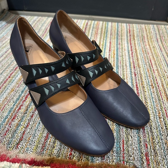 Fluevog EXCELLENT Greater Expectations Pettitt navy geometric Mary Jane pump- 10 - Picture 4 of 16